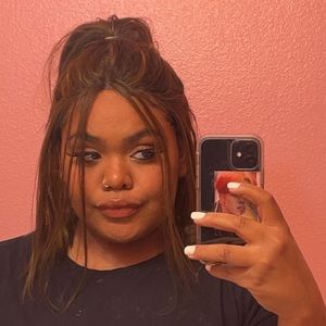 Meet your Posher, Kassandra